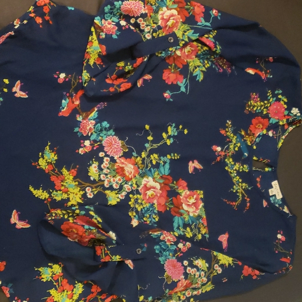 Lily White 3/4 sleeve shirt